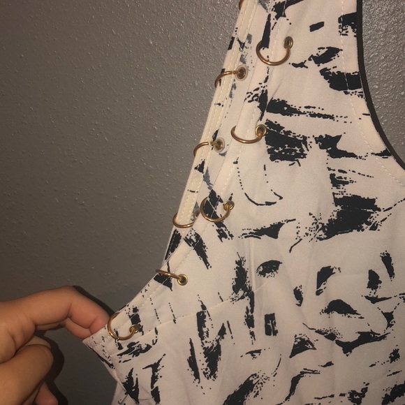 NWT marble patterned romper - Picture 2 of 6